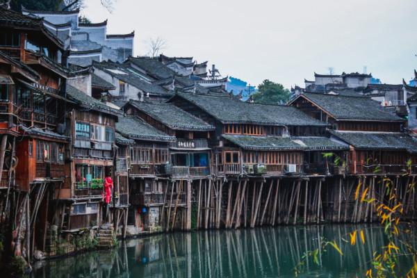 生肖与墓地的朝向关系:一种神秘的风水学